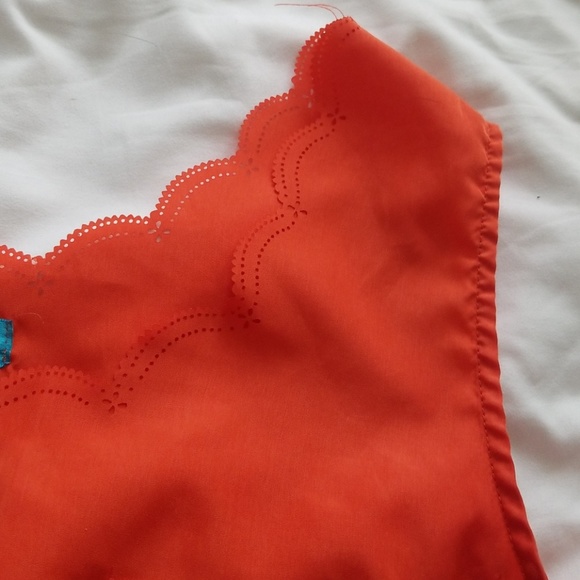 Scallop trimmed dress - Picture 2 of 2